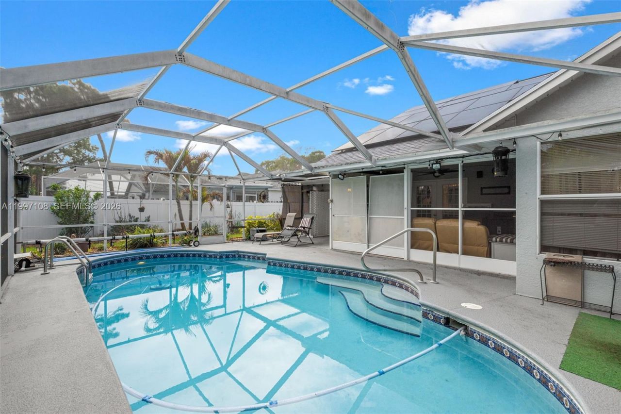 694 SE Karrigan Ter , Port Saint Lucie, FL 34983 Photo