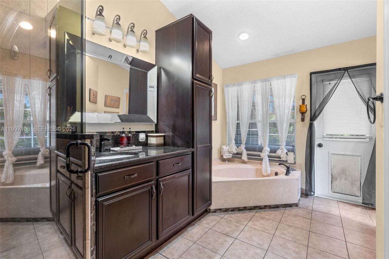 694 SE Karrigan Ter , Port Saint Lucie, FL 34983 Photo