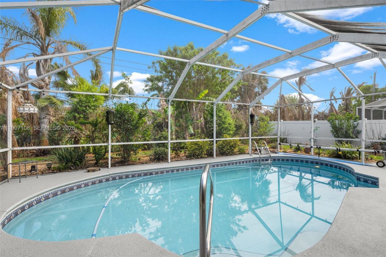 694 SE Karrigan Ter , Port Saint Lucie, FL 34983 Photo