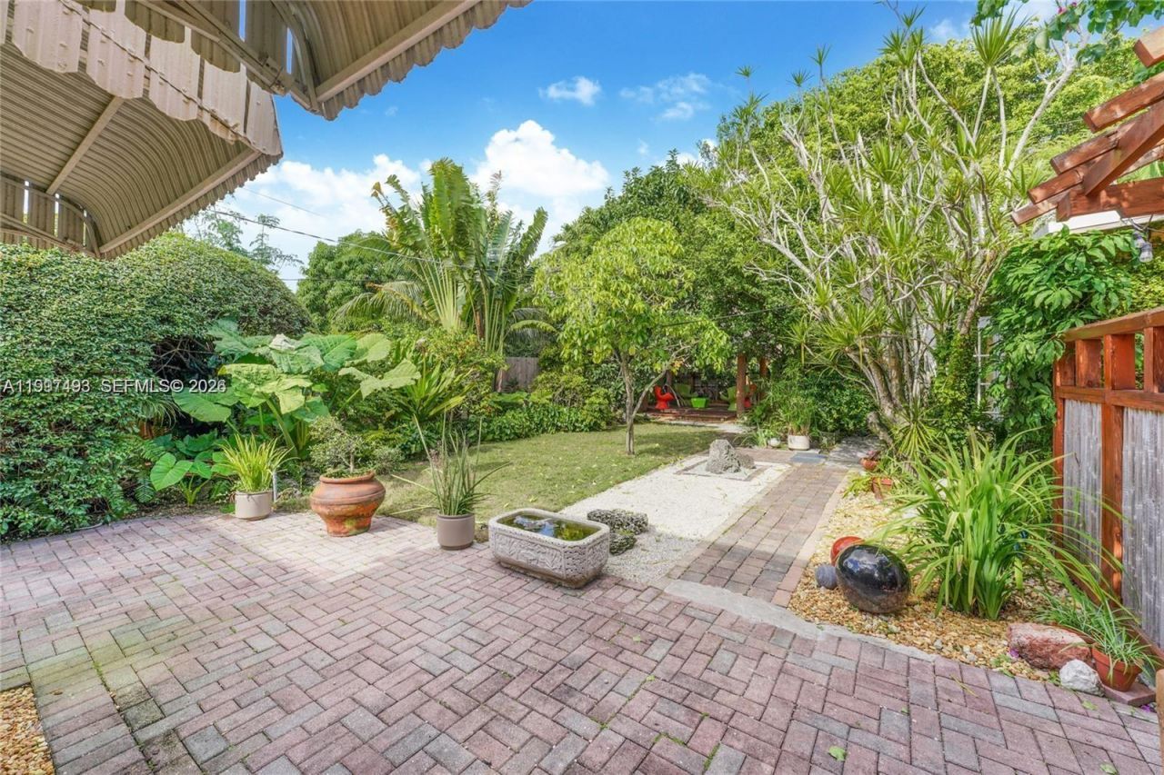 521 NE 74th St , Miami, FL 33138 Photo