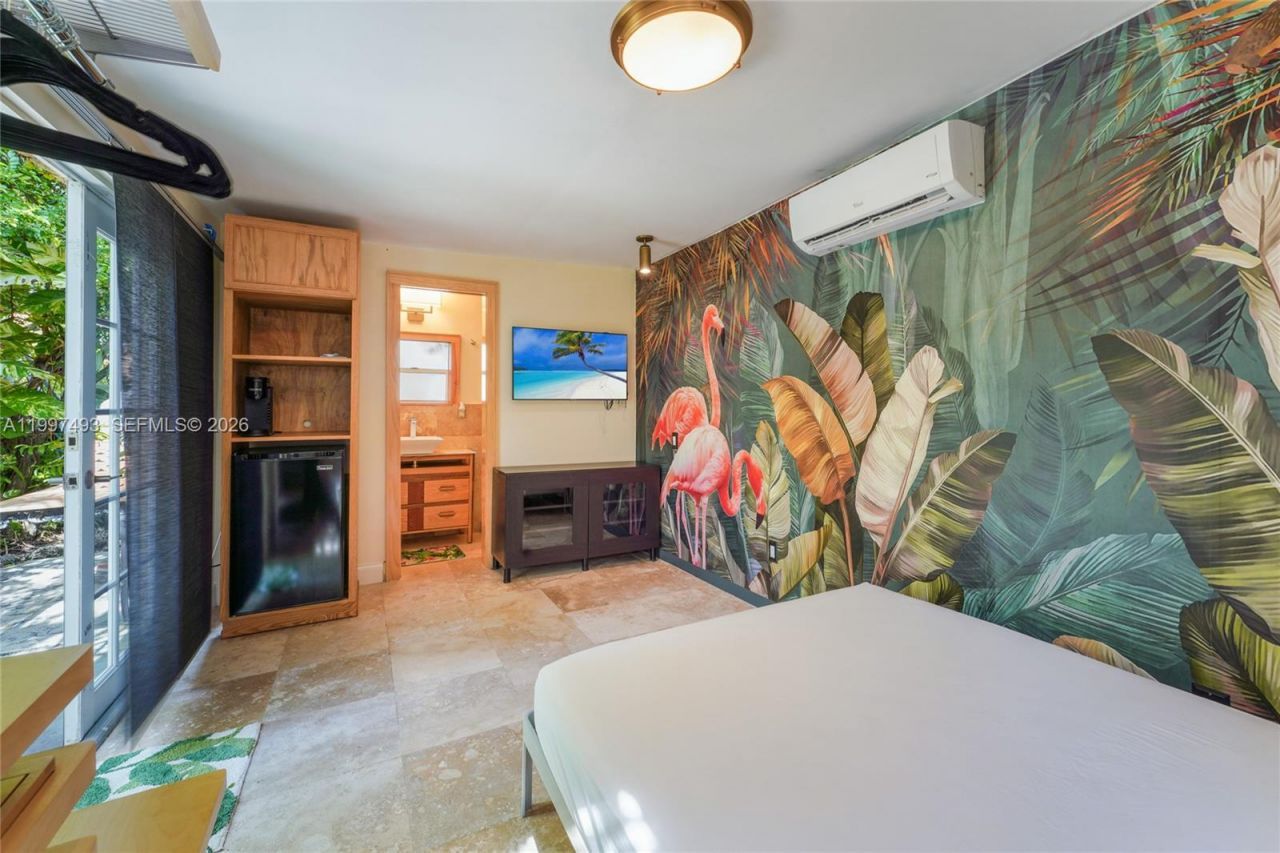 521 NE 74th St , Miami, FL 33138 Photo