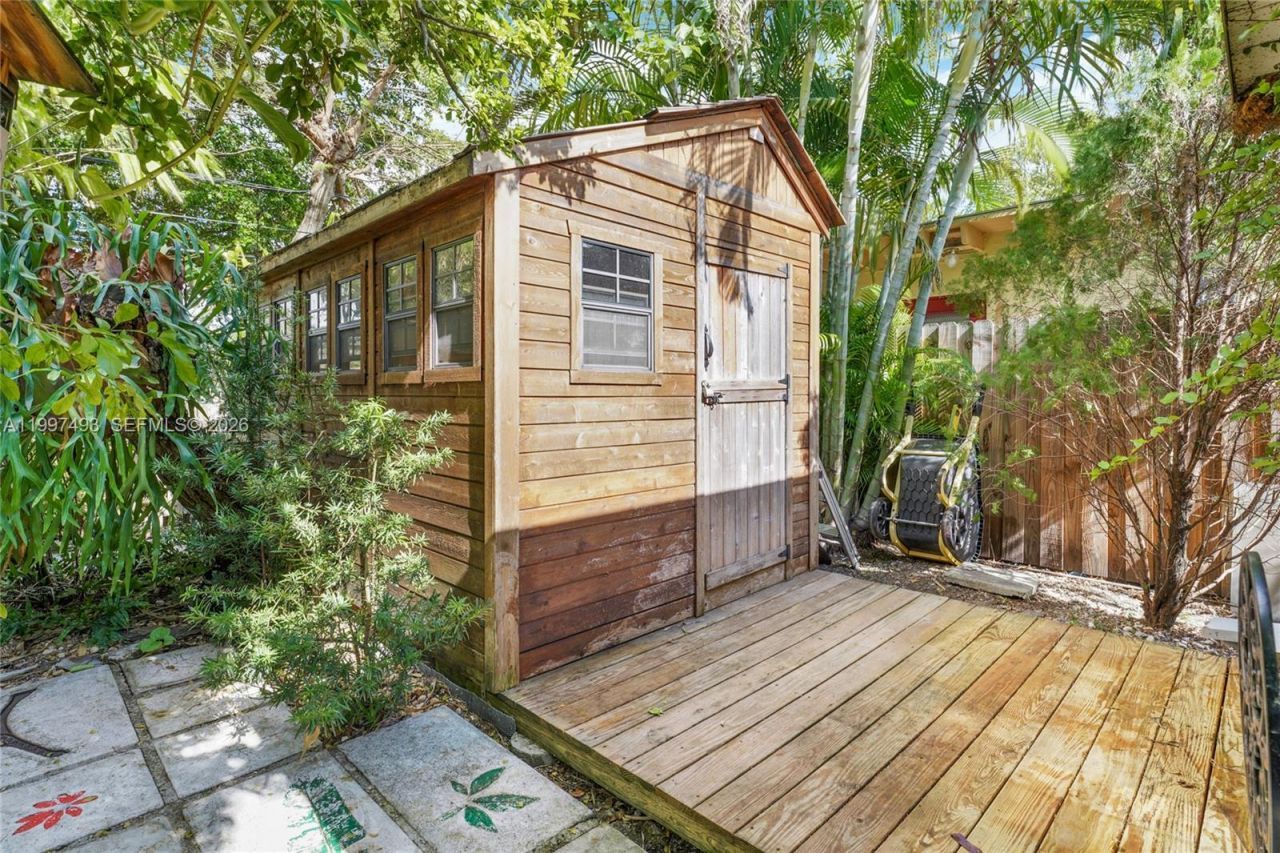 521 NE 74th St , Miami, FL 33138 Photo