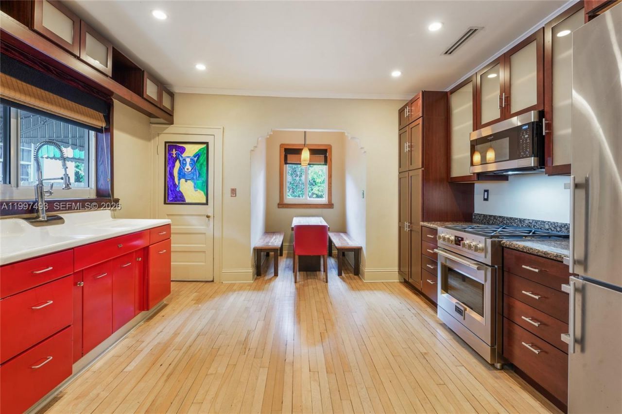 521 NE 74th St , Miami, FL 33138 Photo