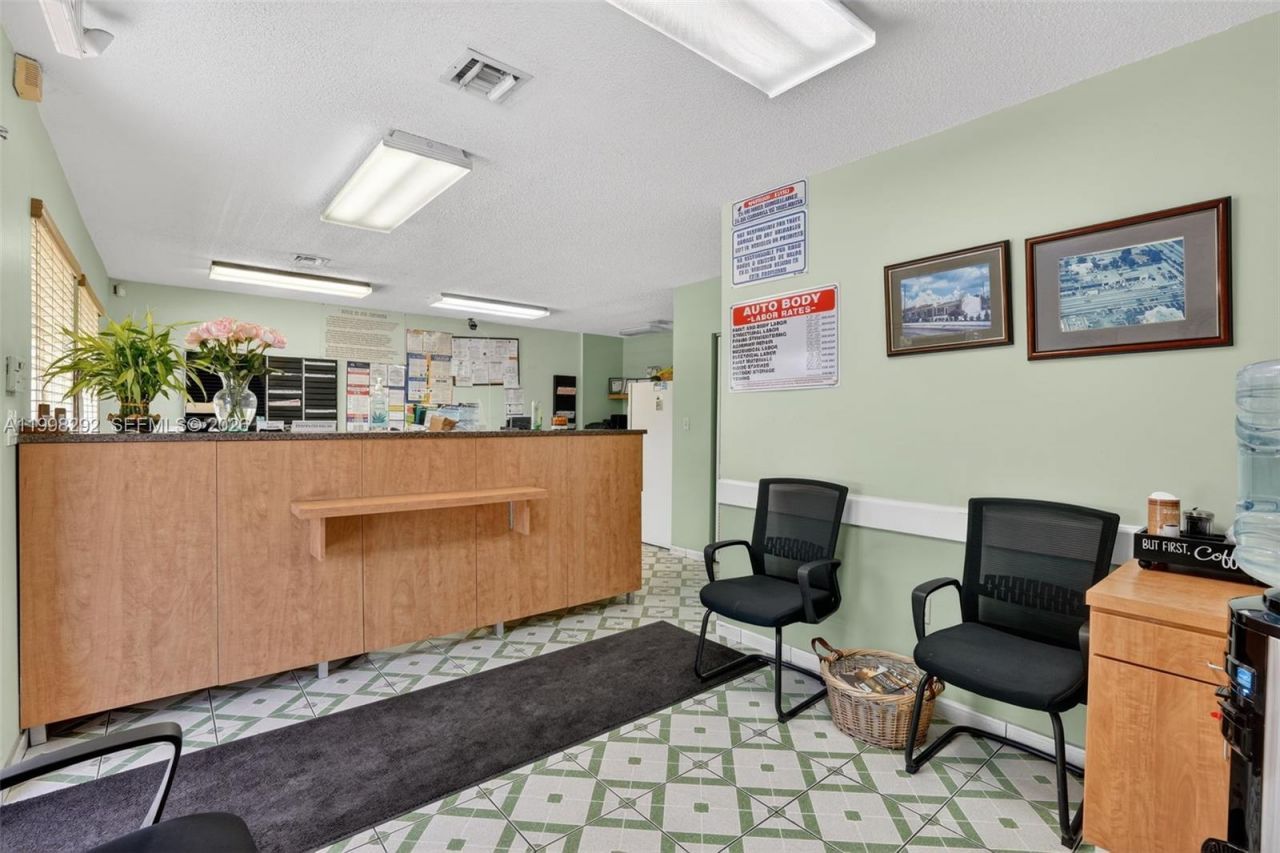 6701 SW 8th St , Miami, FL 33144 Photo