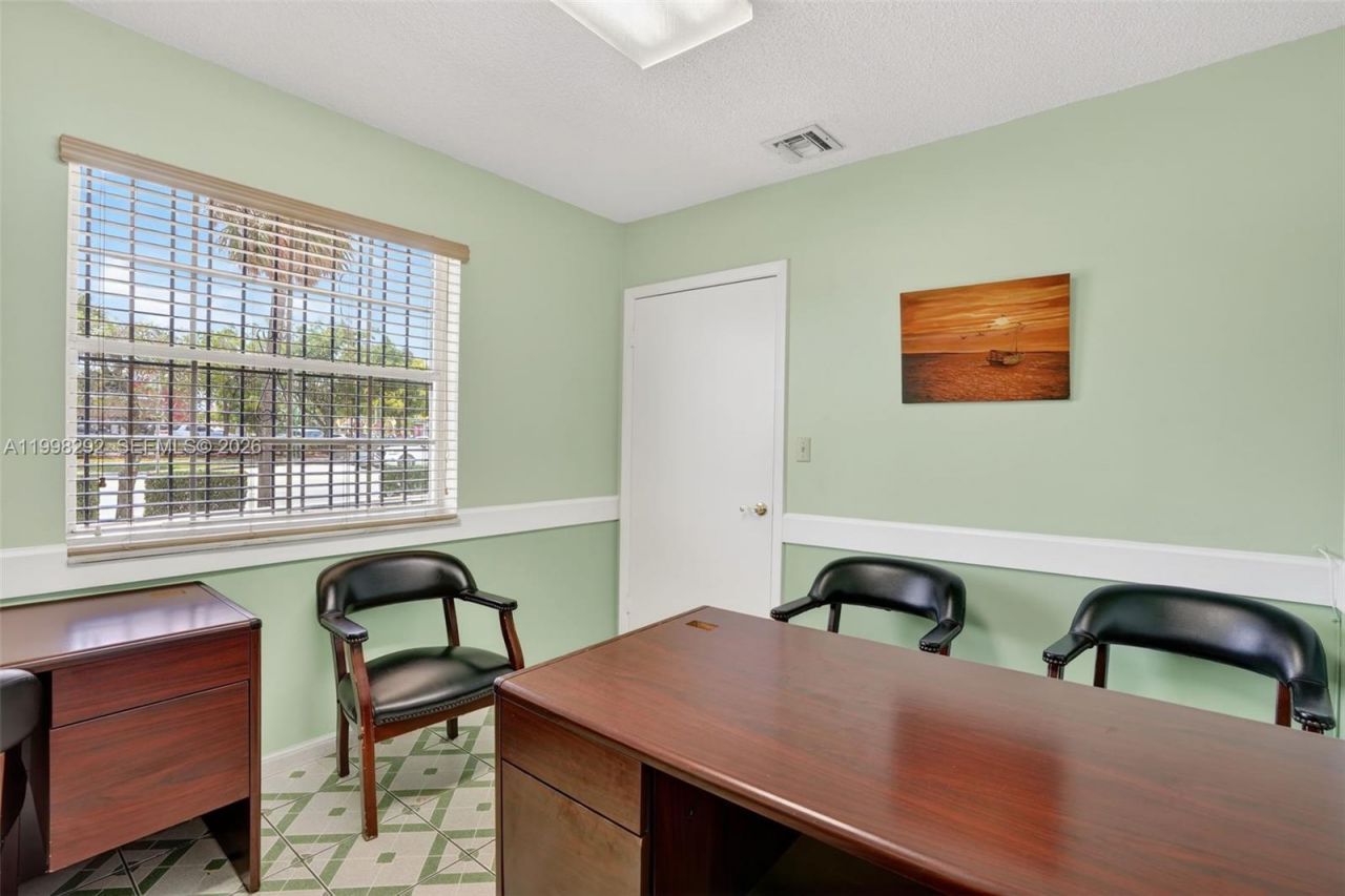 6701 SW 8th St , Miami, FL 33144 Photo