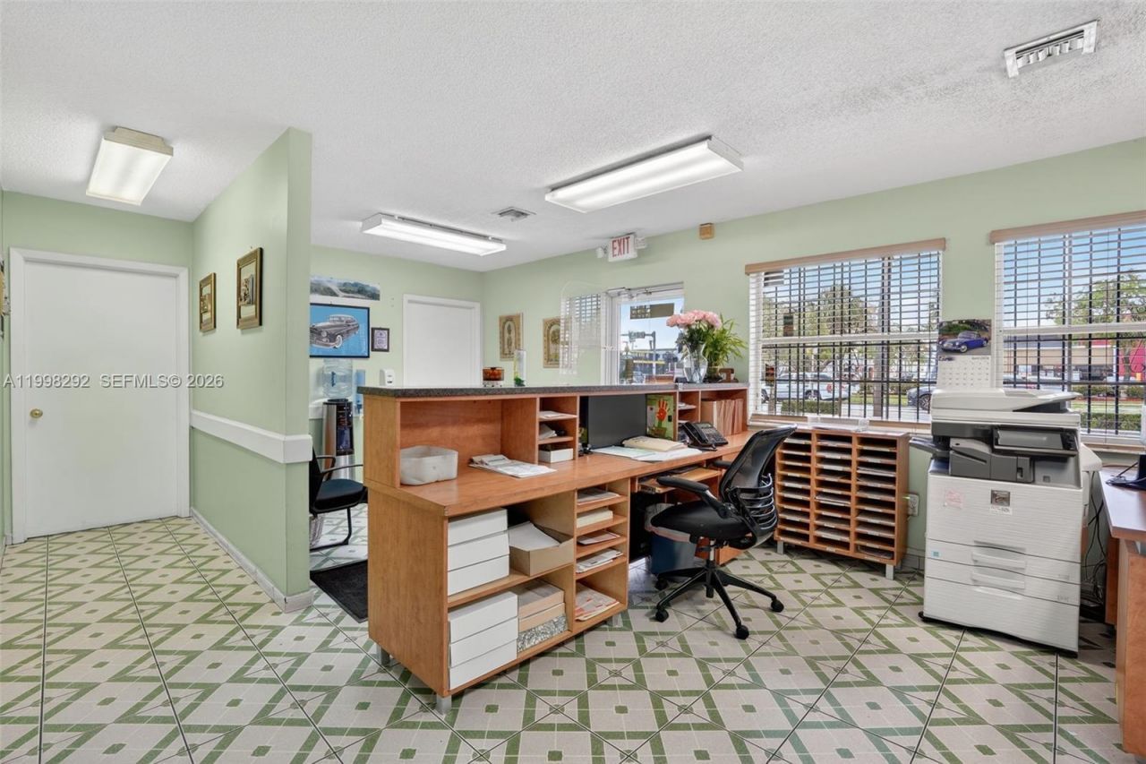 6701 SW 8th St , Miami, FL 33144 Photo