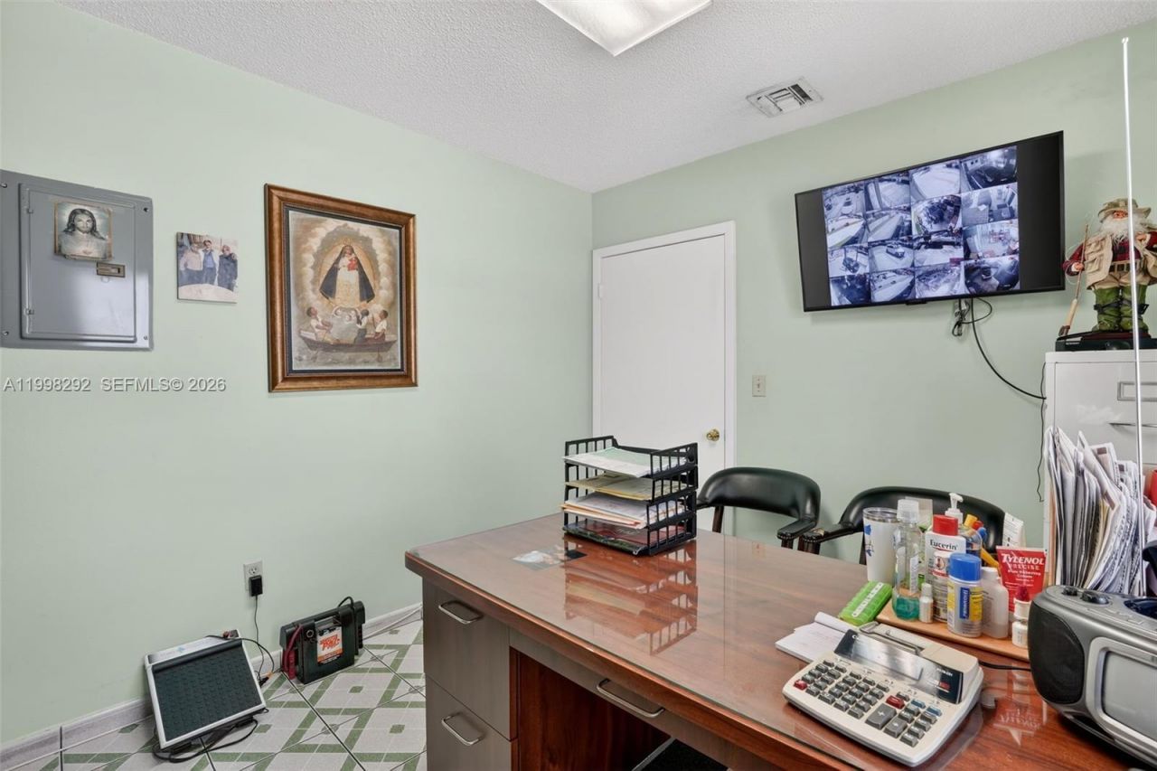 6701 SW 8th St , Miami, FL 33144 Photo