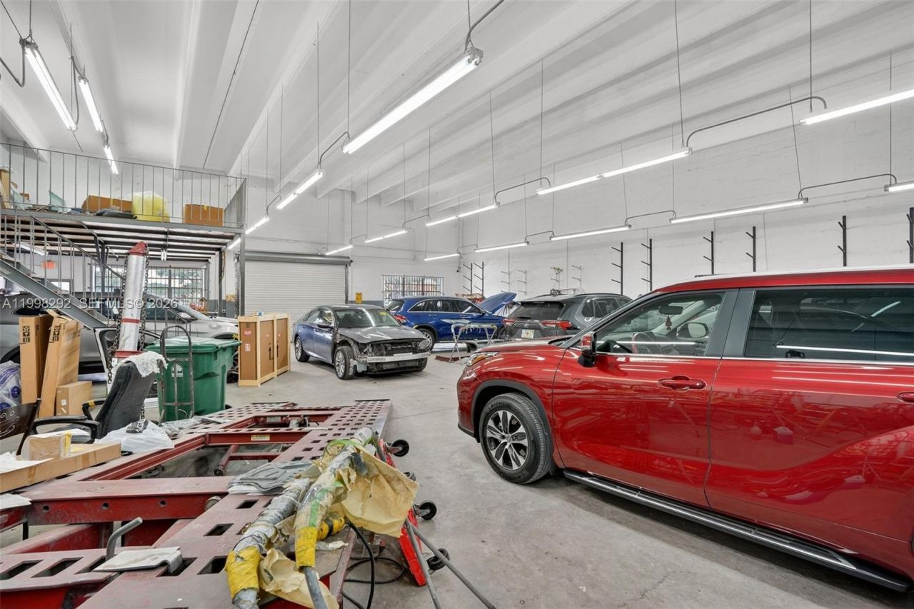 6701 SW 8th St , Miami, FL 33144 Photo