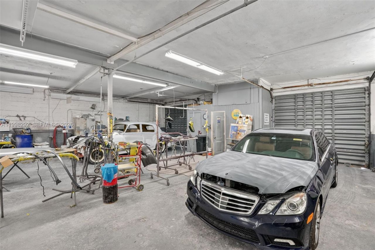 6701 SW 8th St , Miami, FL 33144 Photo