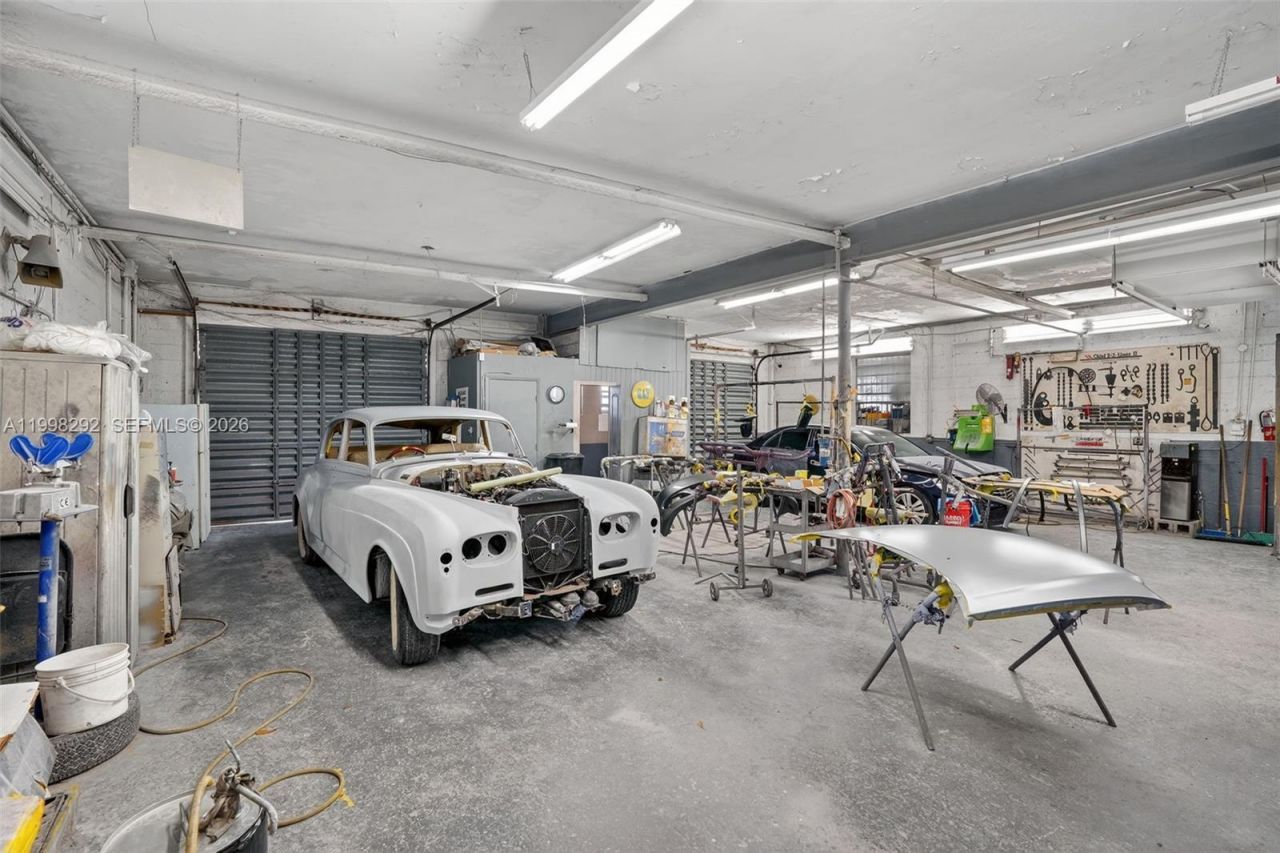 6701 SW 8th St , Miami, FL 33144 Photo