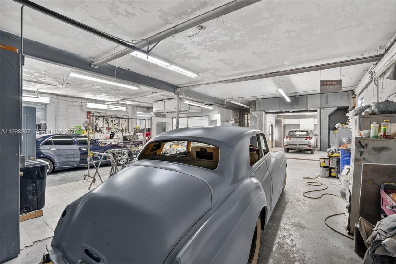 6701 SW 8th St , Miami, FL 33144 Photo