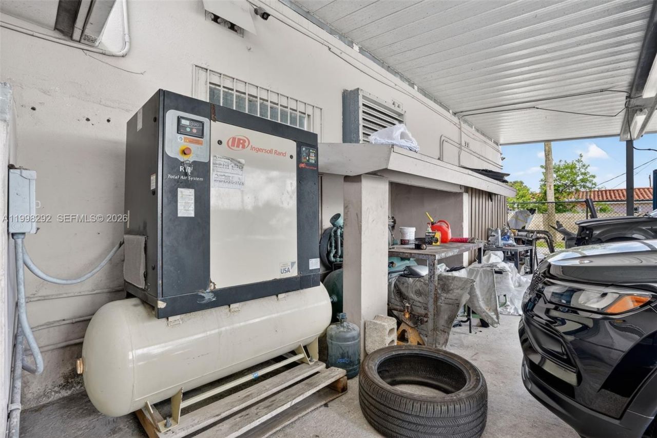 6701 SW 8th St , Miami, FL 33144 Photo