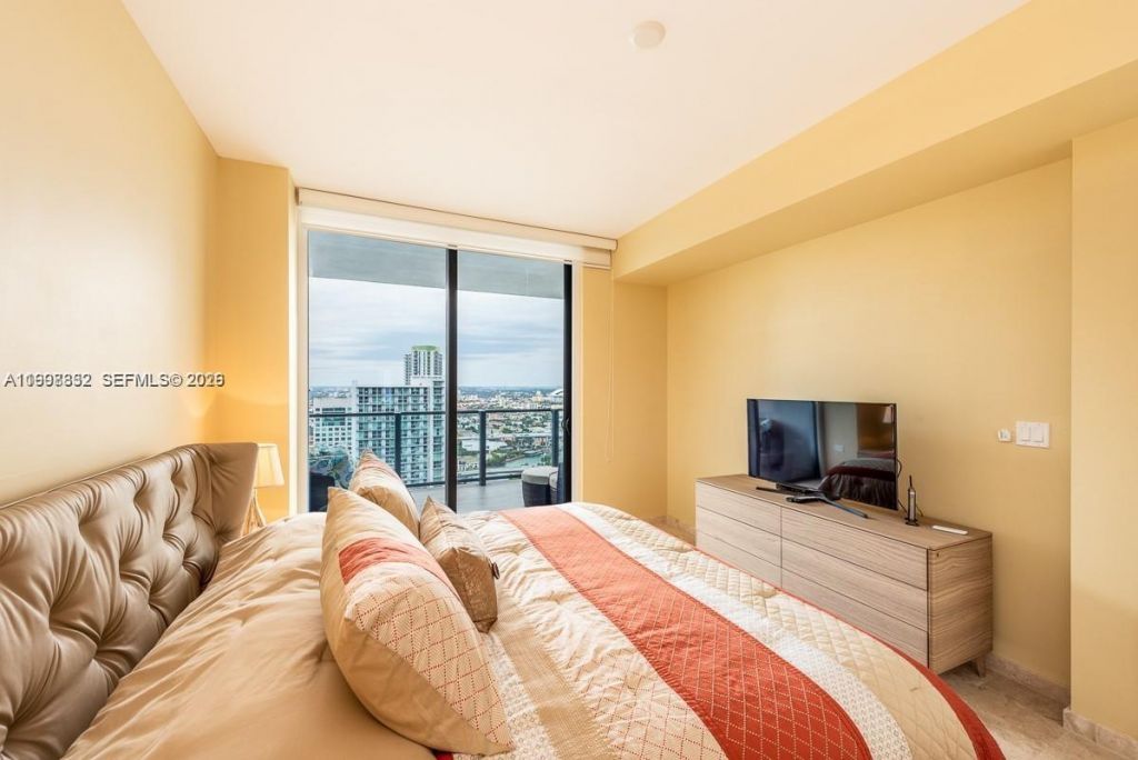 68 SE 6th St, Unit 3006, Miami, FL 33131 Photo