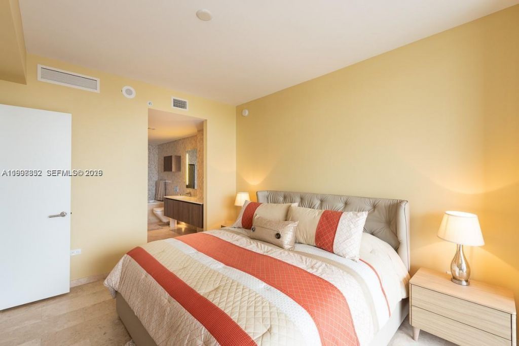 68 SE 6th St, Unit 3006, Miami, FL 33131 Photo