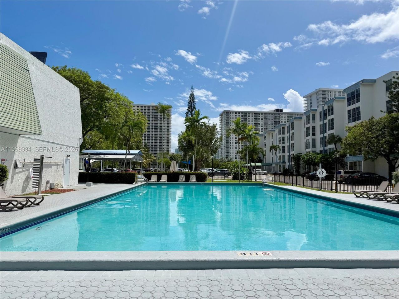 17560 Atlantic Blvd , Unit 404, Sunny Isles Beach, FL 33160 Photo