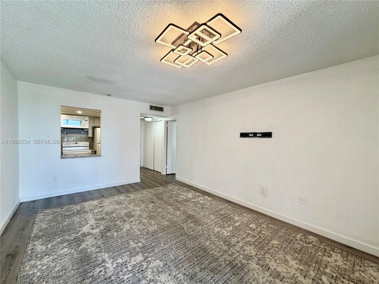 17560 Atlantic Blvd , Unit 404, Sunny Isles Beach, FL 33160 Photo
