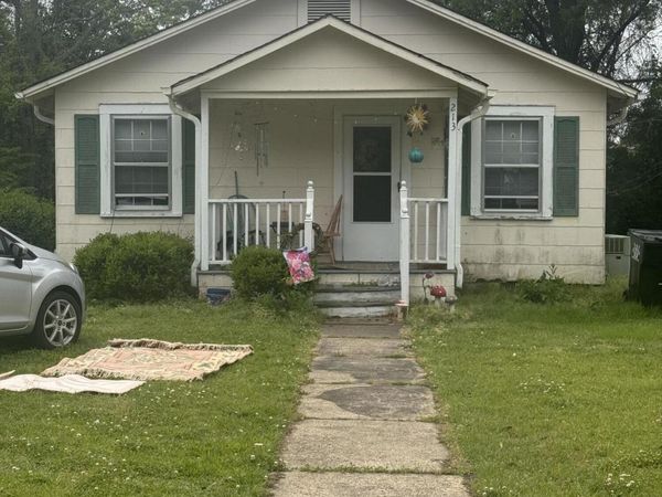 213 N Walker Street, Burgaw, NC 28425