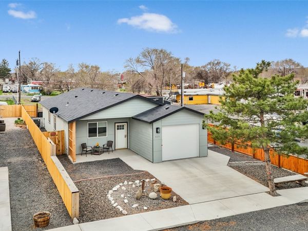 423 2nd Avenue SE, Soap Lake, WA 98851