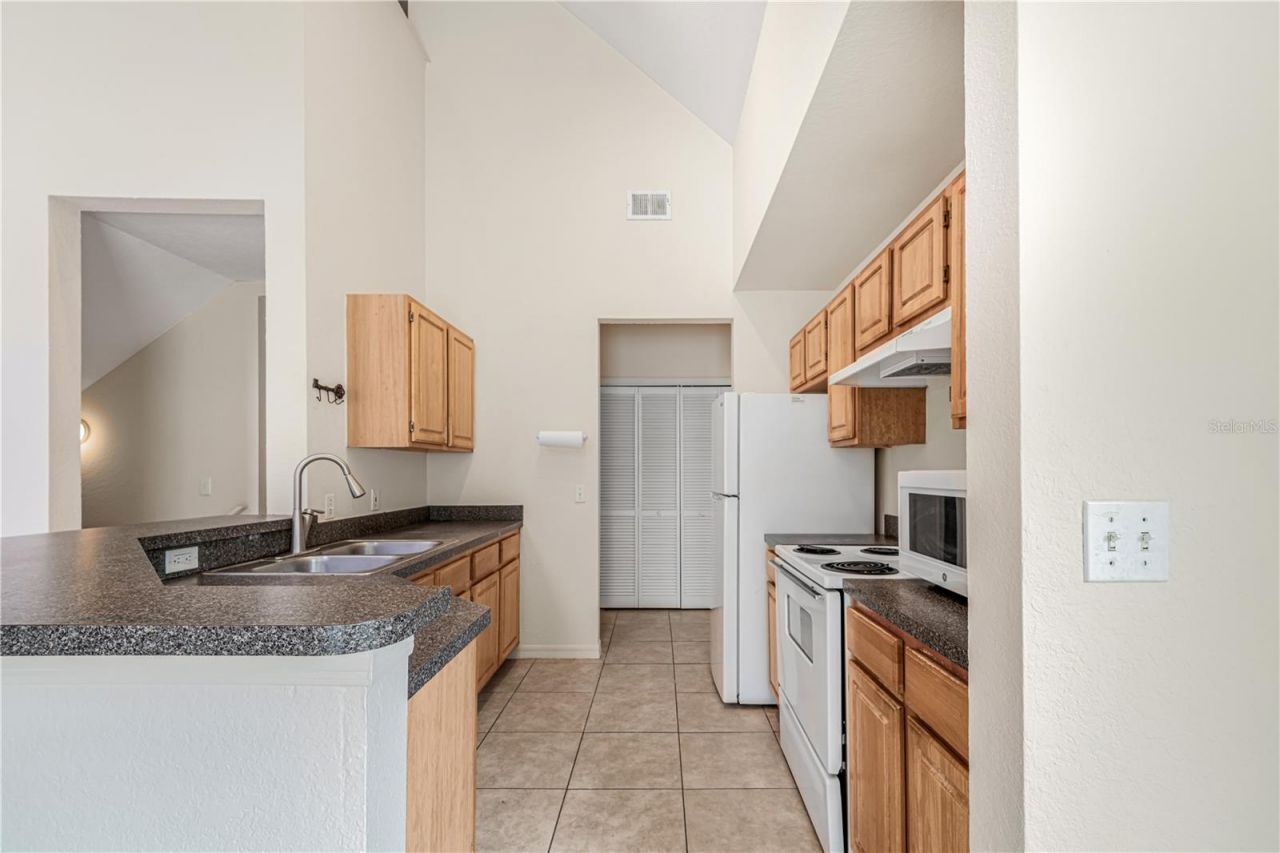 6025 Westgate Drive , Unit 2527, Orlando, FL 32835 Photo