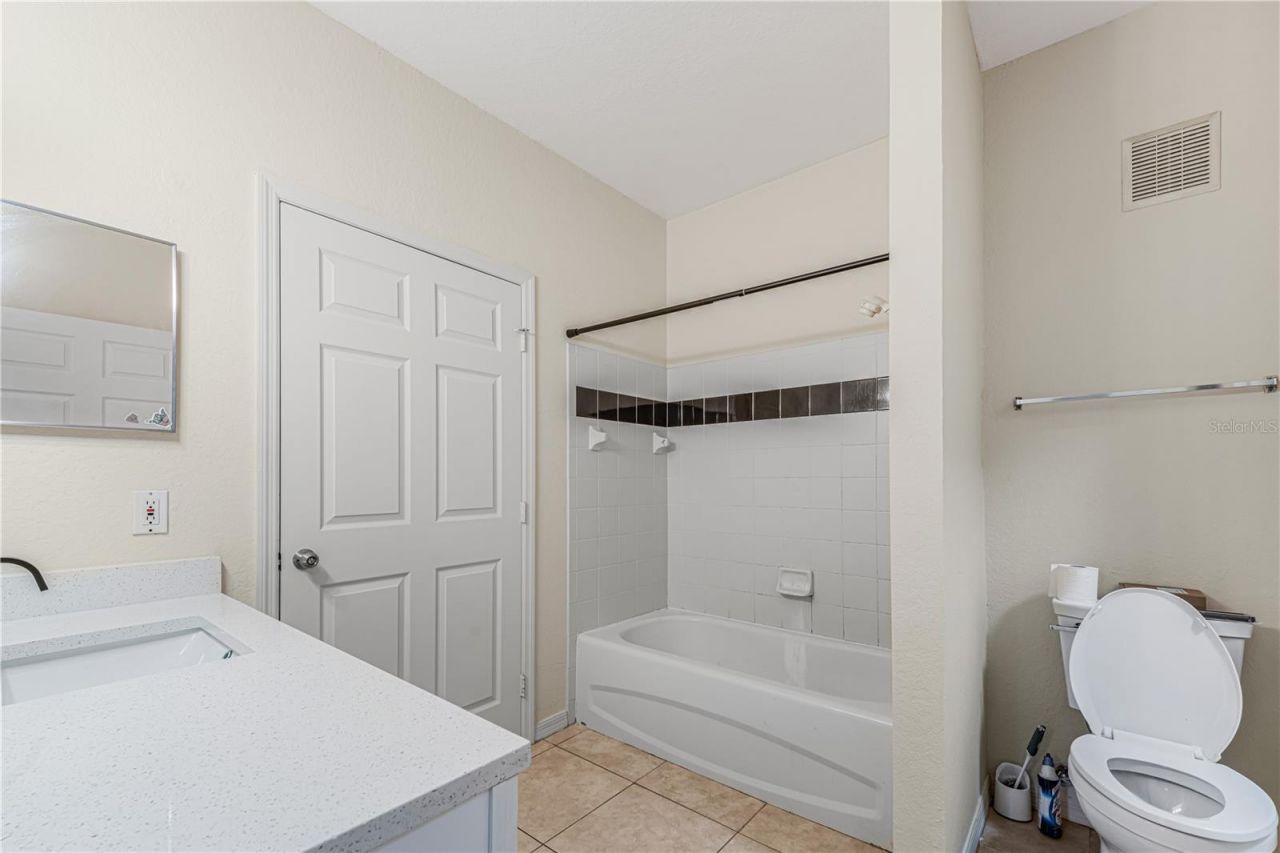 6025 Westgate Drive , Unit 2527, Orlando, FL 32835 Photo