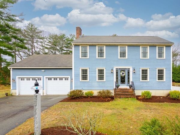 51 Oletree Rd, Pembroke, MA 02359