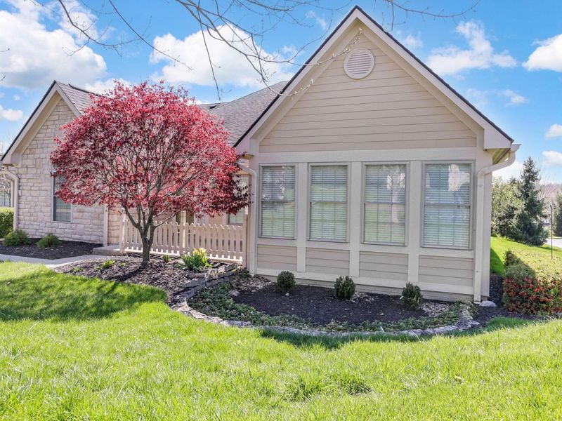 1477 Meadow Ridge Drive, Lancaster, OH 43130 Photo 2