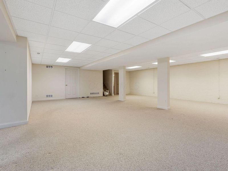 1477 Meadow Ridge Drive, Lancaster, OH 43130 Photo 32