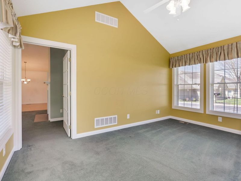 1477 Meadow Ridge Drive, Lancaster, OH 43130 Photo 7