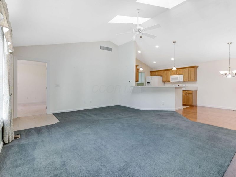 1477 Meadow Ridge Drive, Lancaster, OH 43130 Photo 8