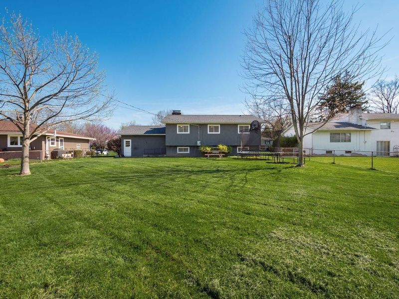 3460 Darbyshire Drive , Hilliard, OH 43026 Photo 35