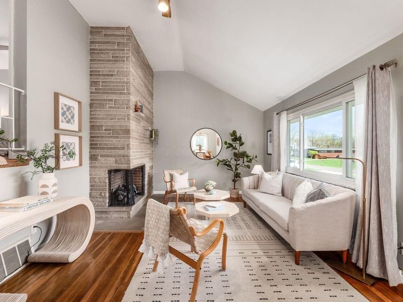 3460 Darbyshire Drive , Hilliard, OH 43026 Photo 4