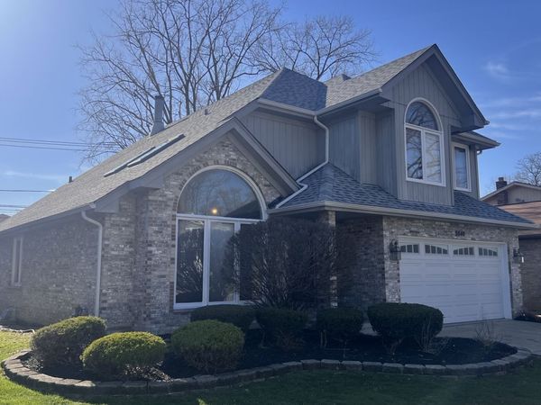 9848 S Beverly Avenue , Chicago, IL 60643