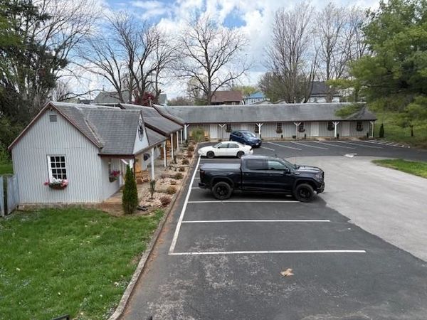 313 N Dixie Highway , Cave City, KY 42127