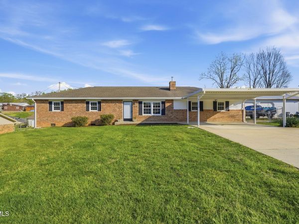 515 Poplar Street, Mount Carmel, TN 37645