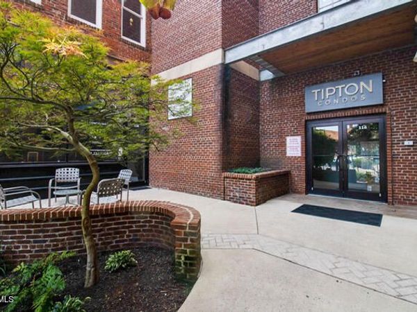 116 Tipton Street, Unit Apt 406, Johnson City, TN 37604