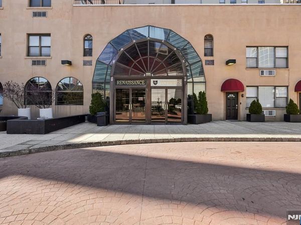 111 Mulberry Street 2-V, Unit 2-V, NEWARK, NJ 07102
