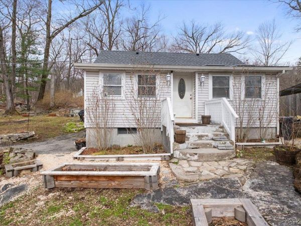 45 Laurel Road , Lake Peekskill, NY 10537