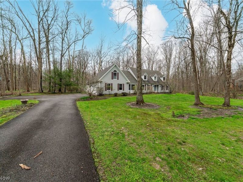 8233 Whispering Pines Drive, Novelty, OH 44072 Photo 2