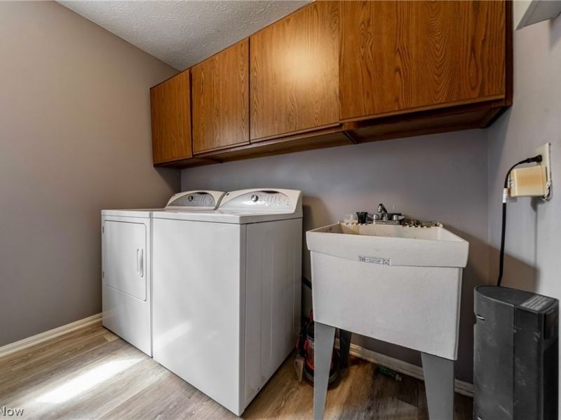 8233 Whispering Pines Drive, Novelty, OH 44072 Photo 22