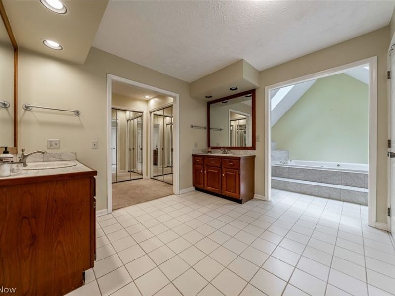 8233 Whispering Pines Drive, Novelty, OH 44072 Photo 28