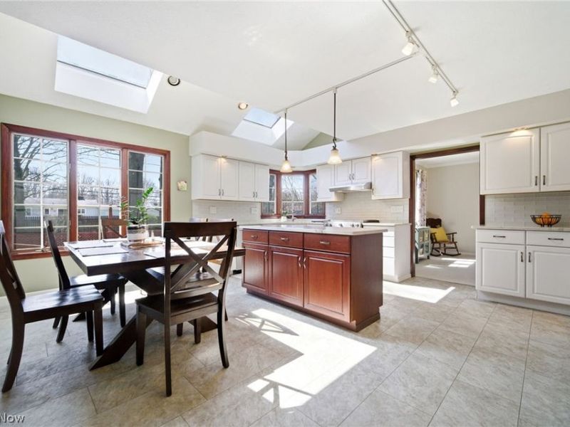 26529 Fairfax Lane, North Olmsted, OH 44070 Photo 2