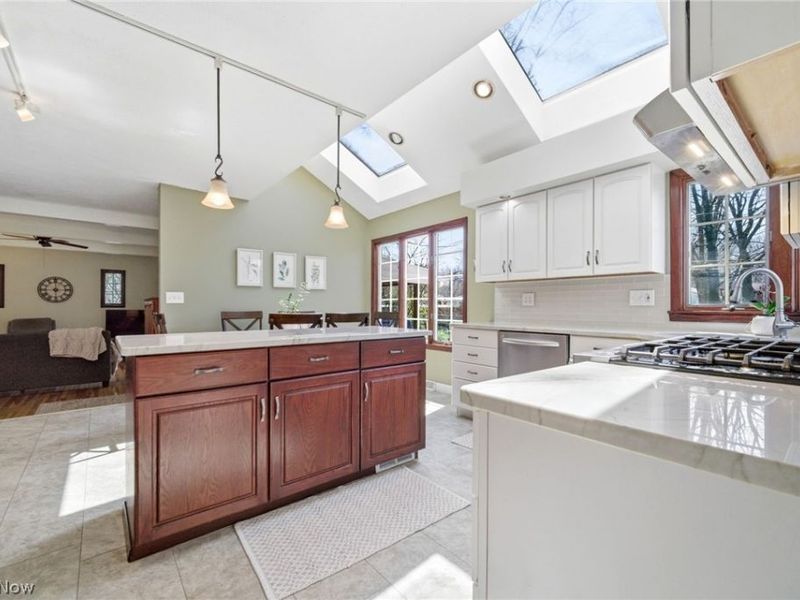 26529 Fairfax Lane, North Olmsted, OH 44070 Photo 4