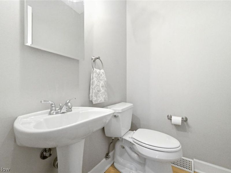 26529 Fairfax Lane, North Olmsted, OH 44070 Photo 9