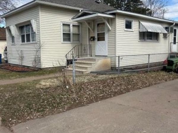 210 High Street, Spooner, WI 54801