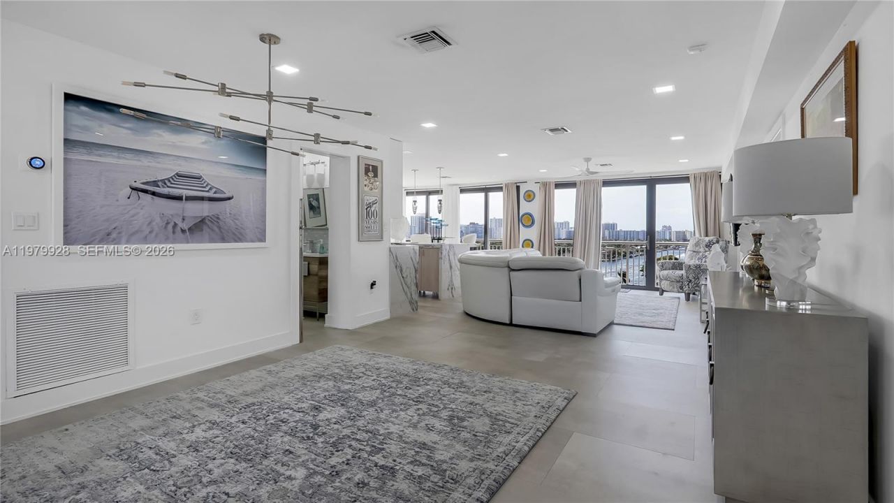 3100 NE 48th St, Unit PH18, Fort Lauderdale, FL 33308 Photo