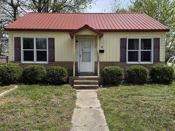 905 S Aikman Street, Marion, IL 62959