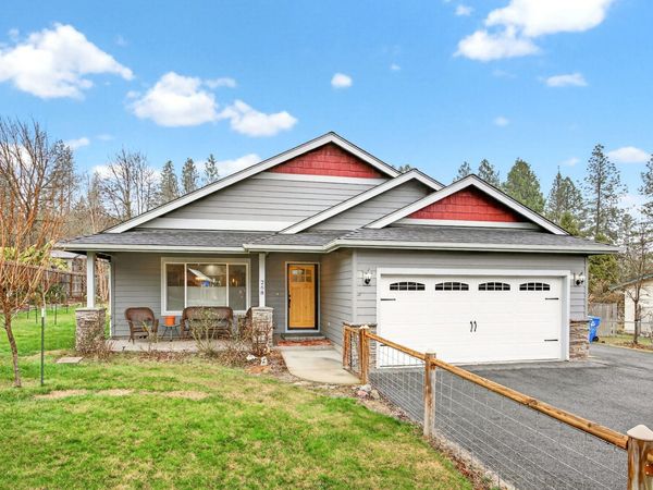 268 Crestview Loop, Grants Pass, OR 97527