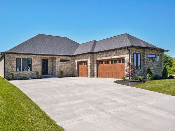 1758 E Peartree Drive, Ozark, MO 65721