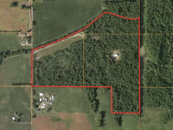 13581 Gardner Road, Buchanan, MI 49107