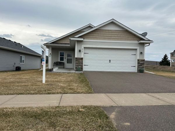 215 8th Avenue NE, Isanti, MN 55040